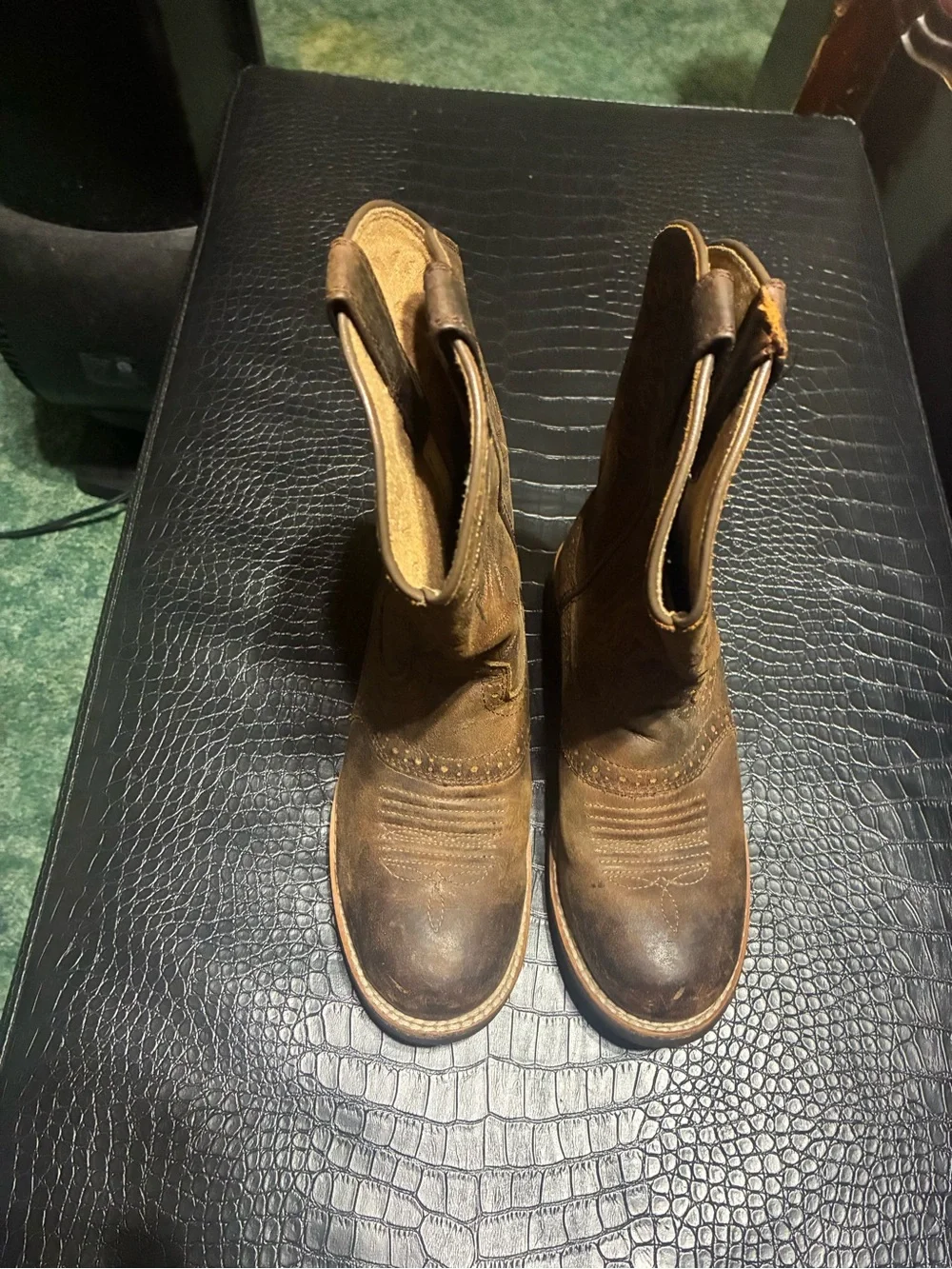Ariat classic pull